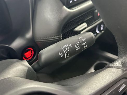 Used 2023 Honda HR-V LX image 18