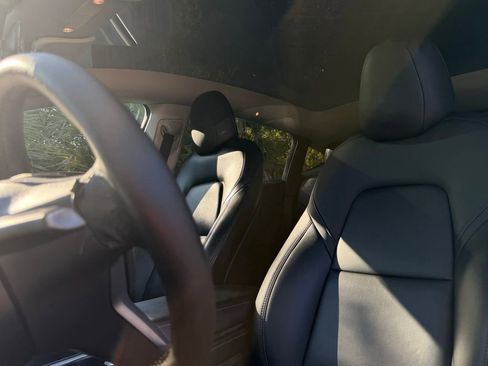 Used 2021 Tesla Model Y Long Range image 13