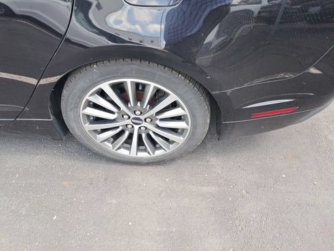 Used 2020 Lincoln MKZ FWD image 9