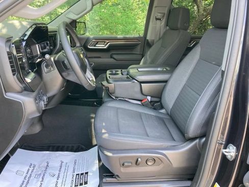 Used 2024 Chevrolet Silverado 1500 LT AWD/4WD image 15
