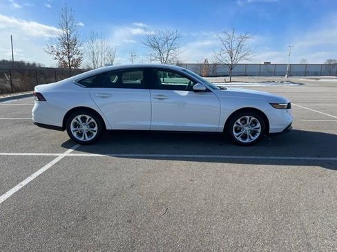 Used 2025 Honda Accord LX image 11