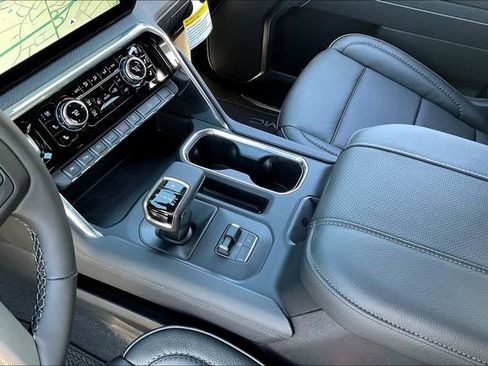 New 2026 GMC Sierra 1500 Denali w/ Denali Reserve Package image 9