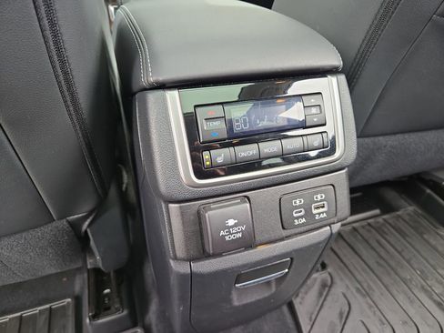 Used 2023 Subaru Ascent Touring AWD/4WD image 33