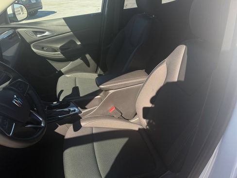 Used 2025 Buick Encore GX Preferred FWD image 35