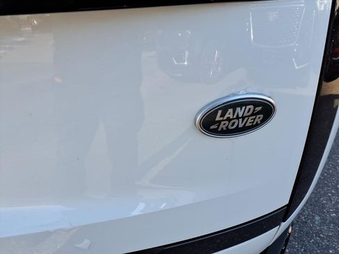 Used 2023 Land Rover Range Rover SE image 9