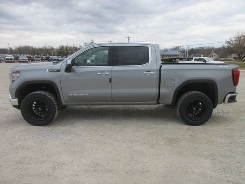 New 2026 GMC Sierra 1500 SLT w/ SLT Convenience Package image 9