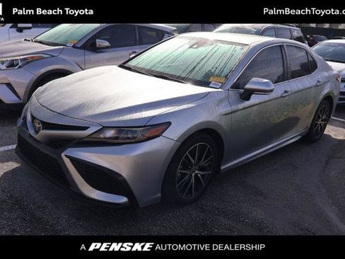 Certified 2022 Toyota Camry SE w/ Convenience Package FWD image 1