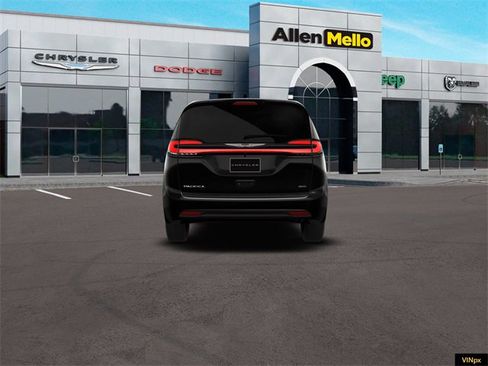 New 2026 Chrysler Pacifica Select image 6