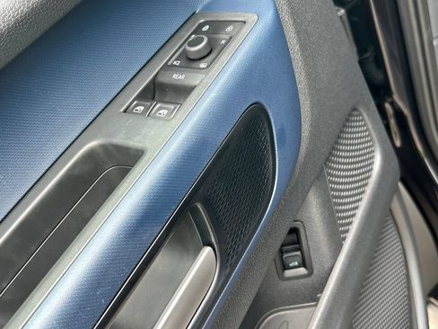 Used 2025 Volkswagen ID. Buzz Pro S RWD image 20