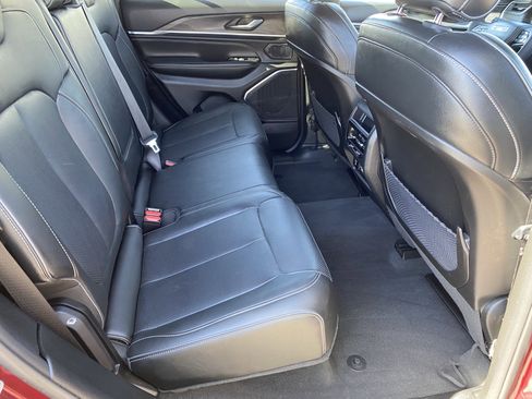 Used 2023 Jeep Grand Cherokee Overland image 13