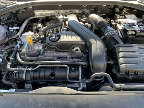 Used 2025 Volkswagen Jetta SE image 31