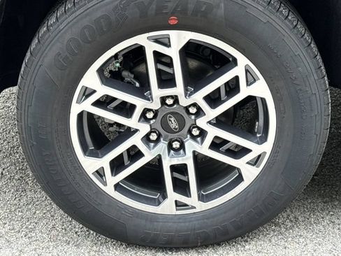 New 2026 Ford Expedition Active RWD image 9