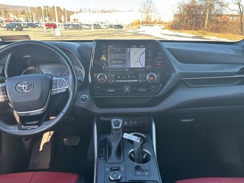Used 2022 Toyota Highlander XSE image 31