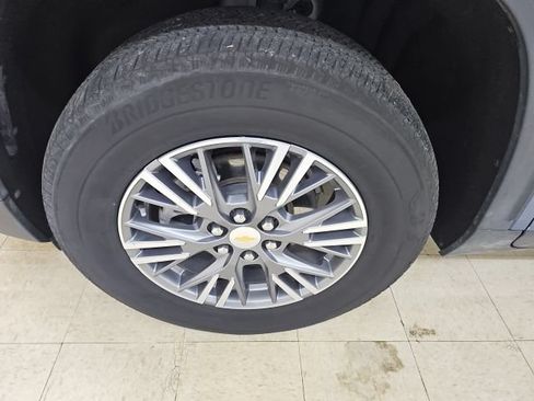 Used 2025 Chevrolet Traverse LT AWD/4WD image 25