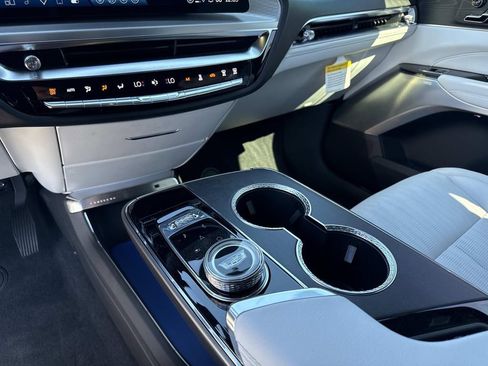 New 2026 Cadillac Lyriq Premium Luxury image 25