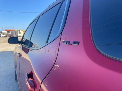 Used 2021 GMC Acadia SLE w/ Driver Convenience Package image 14