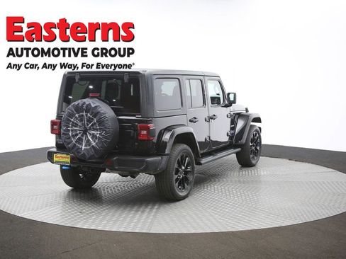 Used 2023 Jeep Wrangler Unlimited Sahara image 39