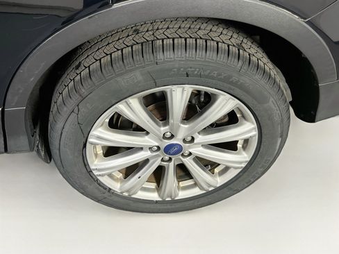 Used 2017 Ford Escape Titanium image 31