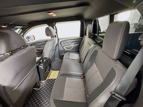 Used 2024 Nissan Titan SV w/ SV Bronze Edition Package image 9