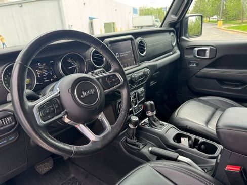 Used 2021 Jeep Wrangler Unlimited Sahara w/ Dual Top Group AWD/4WD image 13