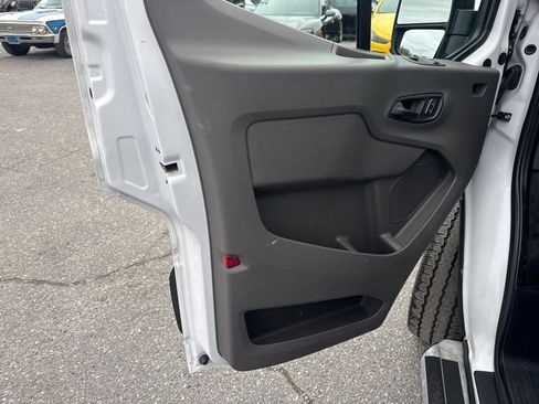 Used 2024 Ford Transit 250 Low Roof w/ Exterior Upgrade Package image 19