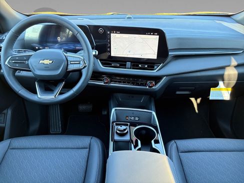 New 2026 Chevrolet Equinox LT image 3