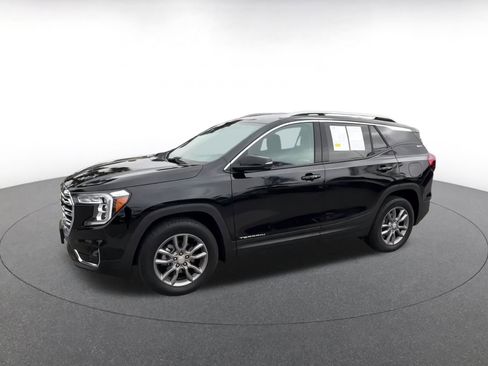 Used 2024 GMC Terrain SLT image 7
