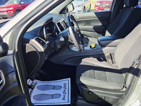 Used 2015 Jeep Grand Cherokee Laredo image 10