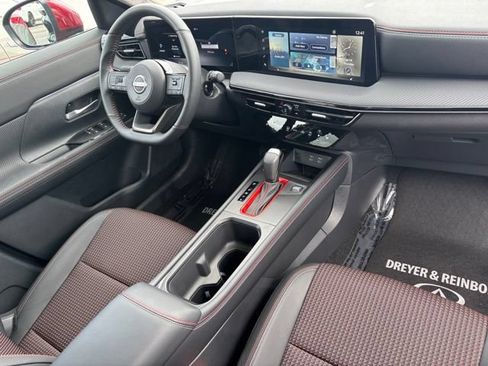 Used 2025 Nissan Kicks SR w/ SR Premium Package AWD/4WD image 30