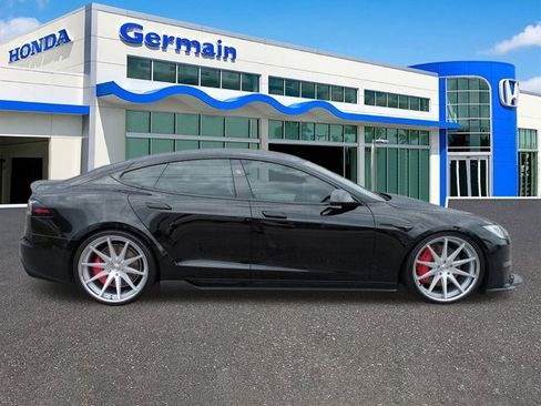 Used 2024 Tesla Model S Plaid image 4