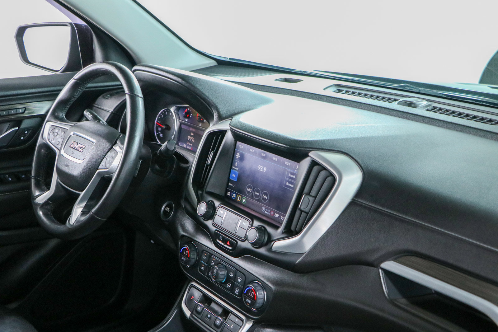 Used 2022 GMC Terrain SLT w/ LPO, Floor Liner Package AWD/4WD image 25