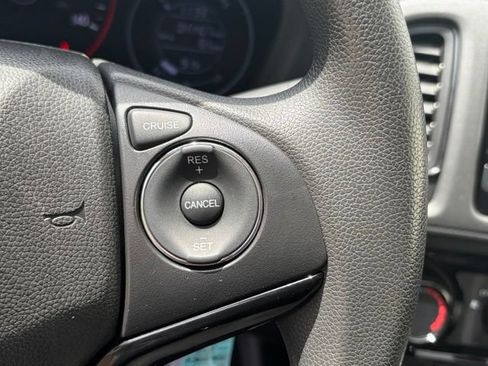 Used 2022 Honda HR-V LX image 17