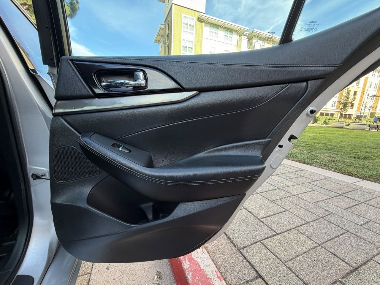 Used 2022 Nissan Maxima SV w/ Floor Mat Group FWD image 47
