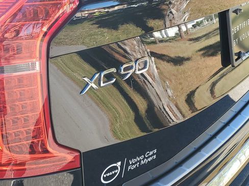 Certified 2025 Volvo XC90 T8 Plus w/ Protection Package Premier image 14