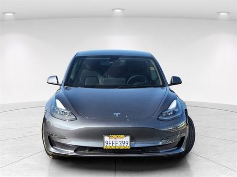 Used 2023 Tesla Model 3 Standard Range image 2