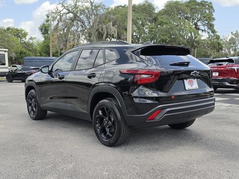 New 2026 Chevrolet Trax LT w/ Driver Confidence Package FWD image 3