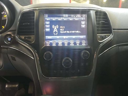 Used 2018 Jeep Grand Cherokee Limited AWD/4WD image 5
