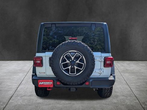 Used 2025 Jeep Wrangler Unlimited Rubicon AWD/4WD image 5