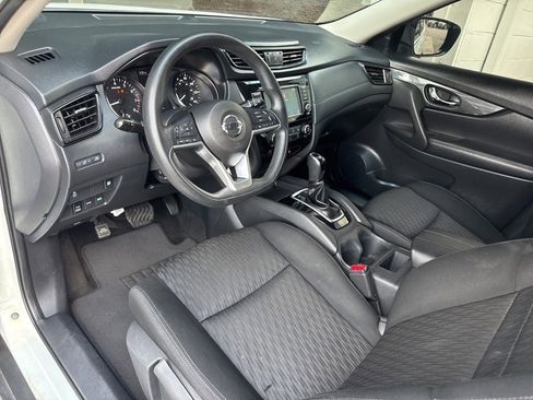 Used 2018 Nissan Rogue S image 27