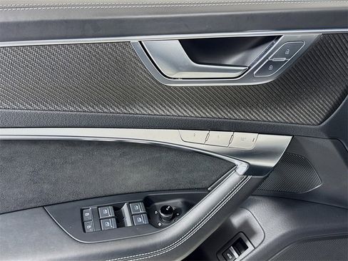 Used 2022 Audi S6 Prestige w/ Prestige Package image 18