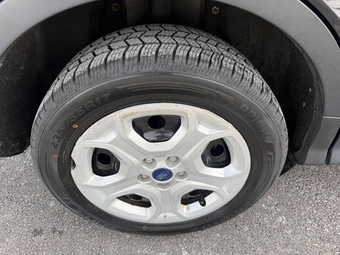 Used 2017 Ford Escape S FWD image 32