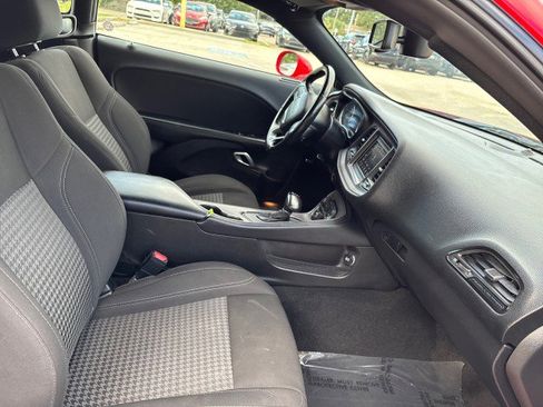 Used 2023 Dodge Challenger SXT image 11