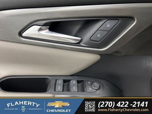 Used 2024 Chevrolet Traverse LT FWD image 22
