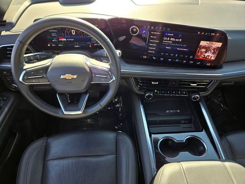 Used 2025 Chevrolet Tahoe LT AWD/4WD image 13