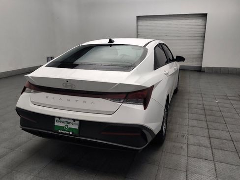 Used 2025 Hyundai Elantra SE FWD image 7