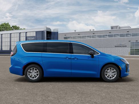 New 2027 Chrysler Pacifica Select FWD image 39