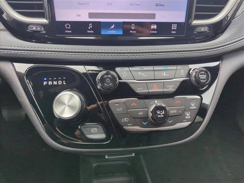 New 2026 Chrysler Pacifica Select image 14