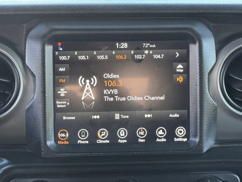 Used 2018 Jeep Wrangler Unlimited Sport image 25