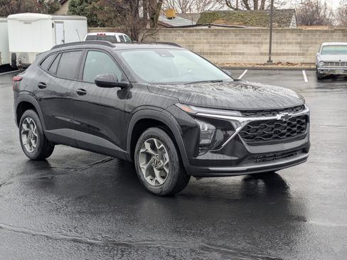 New 2026 Chevrolet Trax LT w/ Driver Confidence Package image 7