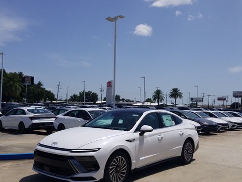 New 2026 Hyundai Sonata SEL FWD image 3